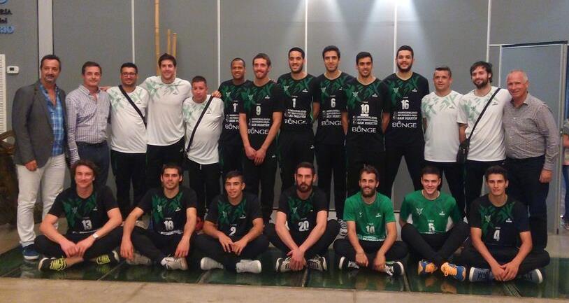 sportmusicok's tweet photo. #Voley - "A buen Puerto" - @psmvoley presento su equipo para la Liga Argentina 2015/16 - https://t.co/cv9GbwrjrL https://t.co/vxtHFnmd0y
