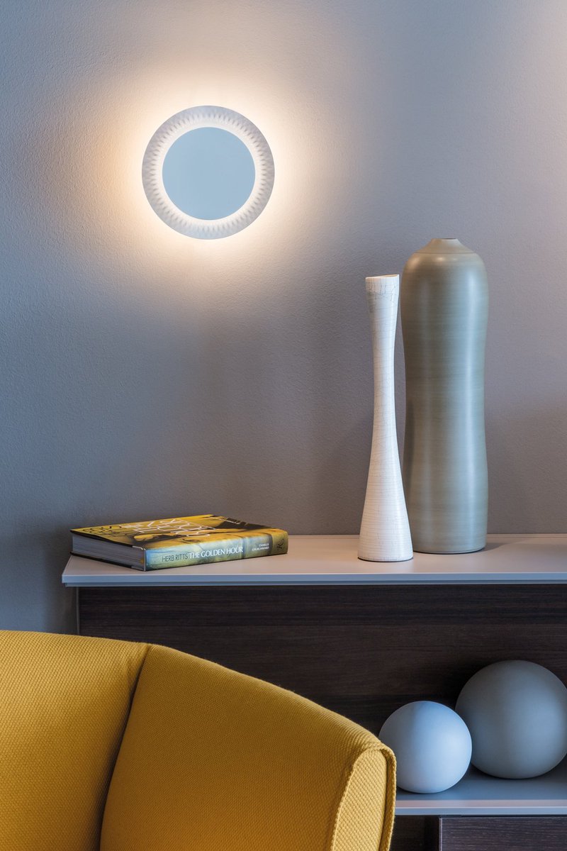 Karboxx's tweet photo. New #Shine wall-mounted LED lamp by Moreno De Giorgio. #Karboxx @studiobeeld https://t.co/EiteNpGA11 https://t.co/v3oK9QpTpZ