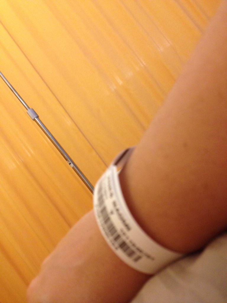 Naomi_devries's tweet photo. Hier gaan we dan! #byebye #operatie https://t.co/mYhCNlleXk