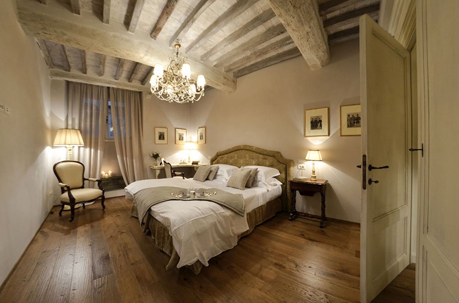 dimoredepoca's tweet photo. Nel cuore di #Cortona, un'antica casa di famiglia è diventata un B&amp;B di lusso https://t.co/53yzZjBjeu #Toscana https://t.co/GP8T3EOlXp