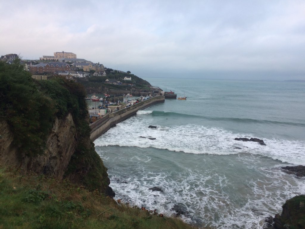 EscapeSurfSkool's tweet image. It's winter it's 16c Nov waves are gang busters you all missing out ! #winterperfection