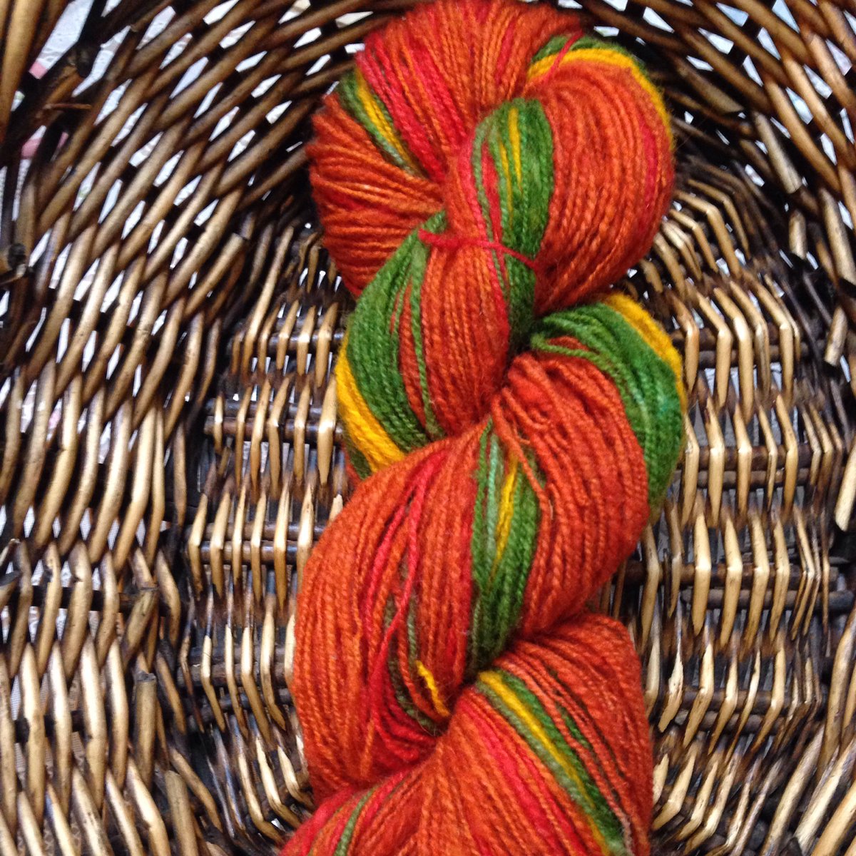 RCozyKnits's tweet photo. I am so thrilled with how this ya... #handspinning #calred #wool #dye #wiltonicingcolors  https://t.co/dDSAj2AkOq https://t.co/lH8k6Nkm2q