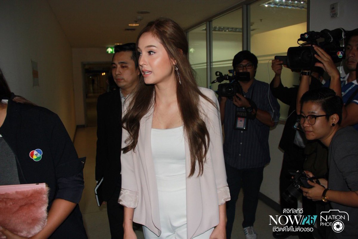 ktnewsonline's tweet photo. โร่แจ้งความ
ขวัญ อุษามณี'แจ้งความ ยันคลิปอนาจารไม่ใช่ตนเอง
รายละเอียด >> https://t.co/hhrNRjI9dG 
#NOW26 #ktnews https://t.co/h0HN45H0TO