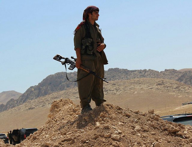 sputnik_afrique's tweet photo. Les #Kurdes irakiens veulent débarrasser #Sinjar de l'#EI
#FreeSinjar #djihadistes
https://t.co/CvHzveiqD9 https://t.co/eGemshp7FP