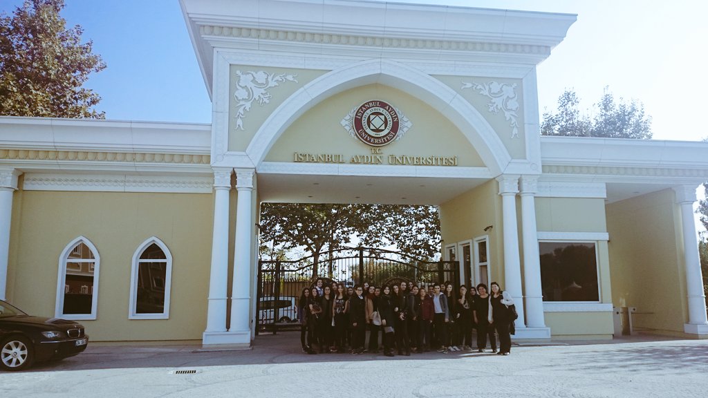 Erenköy Kız Anadolu Lisesi öğrencileri ile Meslekleri Ufuk Orak hocamızdan dinliyoruz <a href="/iau_rehberlik/">iau_rehberlik</a>