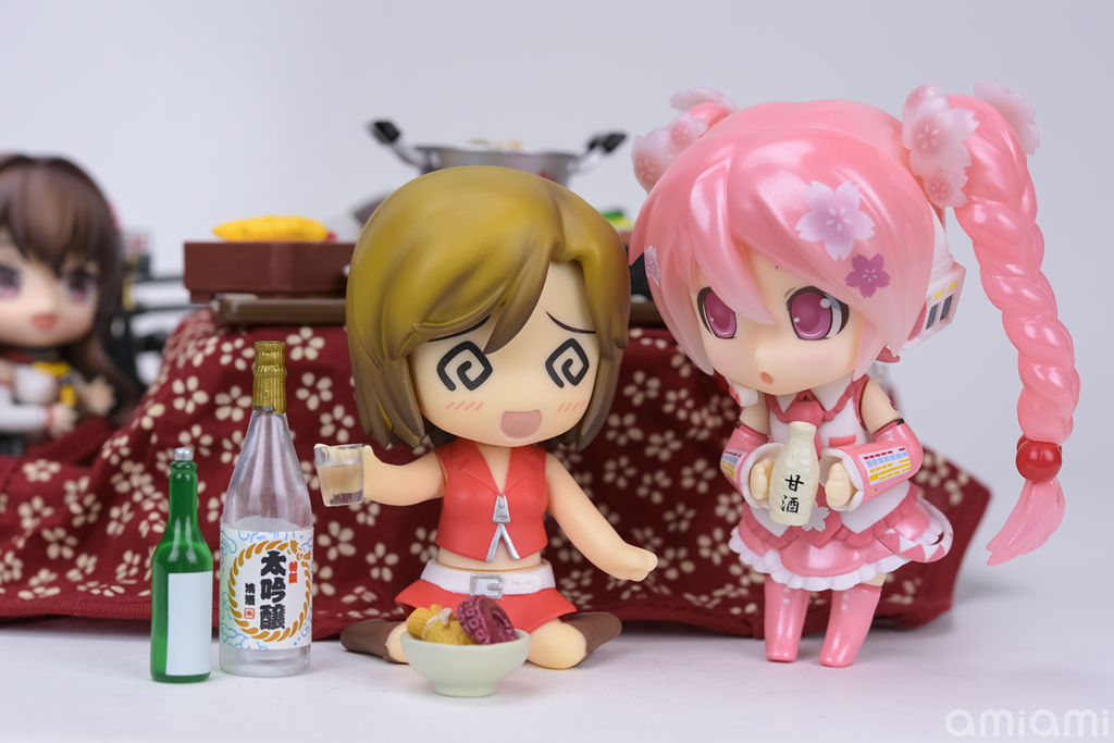 amiami_figure's tweet photo. 【あそんでみた】そろそろこたつのシーズンですね。こたつとねんどろいどの組み合わせはほっこり癒されます♪ #asondemita https://t.co/3yJV1lK014