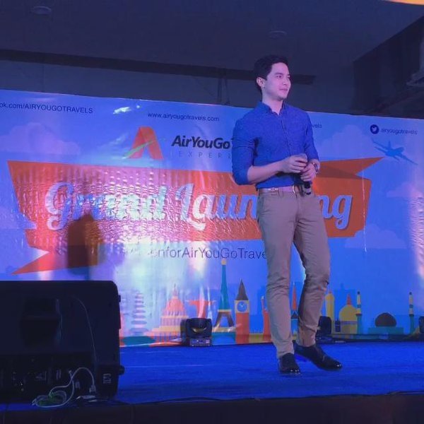 ADMD_Netanya's tweet photo. RT frm @ALDUBLOLANIDORA smsupermalls: #AldenInSM performing 'Thinking Out Loud' smmegamall! #ALDUB17thWeeksary https://t.co/rsX63QviFi