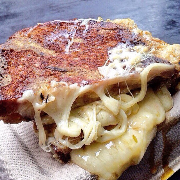 CheeseTruckLDN's tweet photo. Lunch today @StreetDots #Broadgatecircle! Why not...?!? #CHEESE https://t.co/CYuUh8Alkg