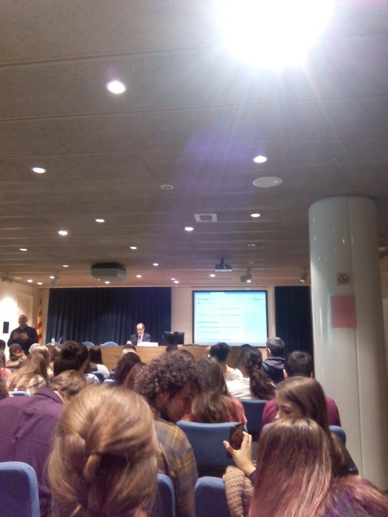 MaxRB96's tweet photo. Una xerrada més #setmanaedu https://t.co/erkwpDVZxD