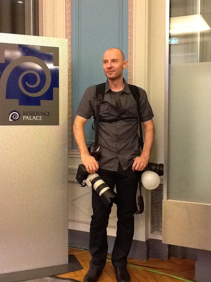 Fedgovy's tweet photo. IPad vs Canon #commnetkmnet https://t.co/HN7UL1gvIG