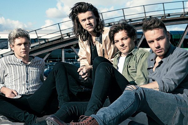 sugarscape's tweet photo. Here's a handy list of all the chat shows you can expect to see 1D on in the next few weeks https://t.co/gw9rclmM85 https://t.co/QSjWY6HKUZ