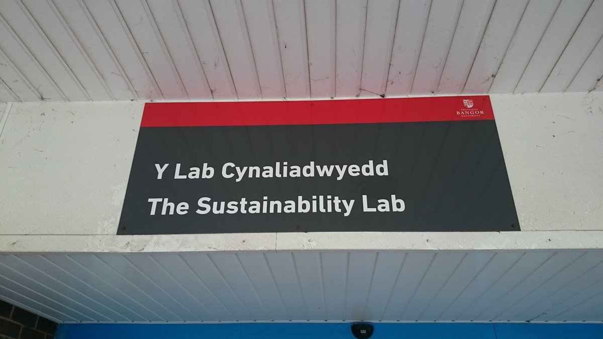 planetdotcymru1's tweet photo. Dyna ni @prifysgolbangor! :: Our new sign is up @BangorUni! https://t.co/VN2lcVxgRK