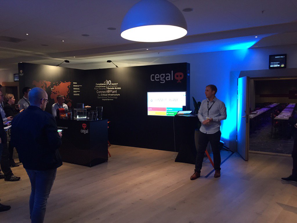 AsbjornTonstad's tweet photo. @svenrusdal hosting kahoot at #oils15 #cegal. Congrats Tommy Raufoss, winner the new apple TV👍 https://t.co/Kdgx0PuEAt