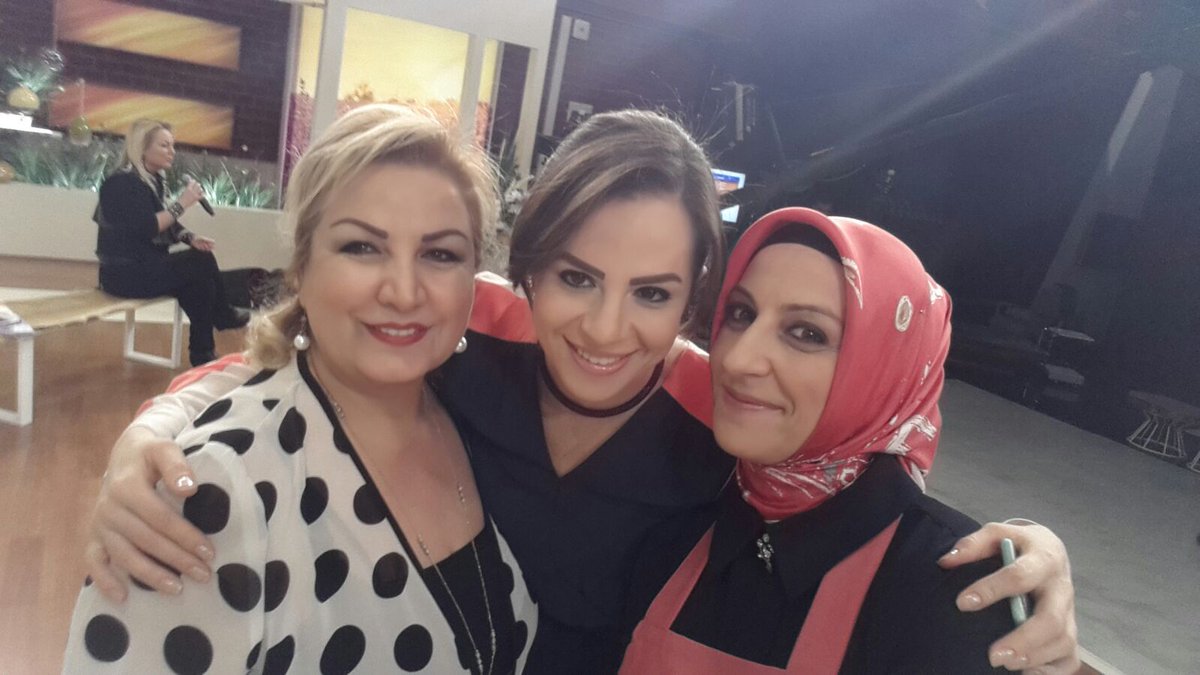 SUNADUMANKAYASD's tweet photo. @trtiyifikir de yayın öncesi hazırlıklar tamam! #saç ve #cildinize kış bakımı! https://t.co/4d8pyh4KdR