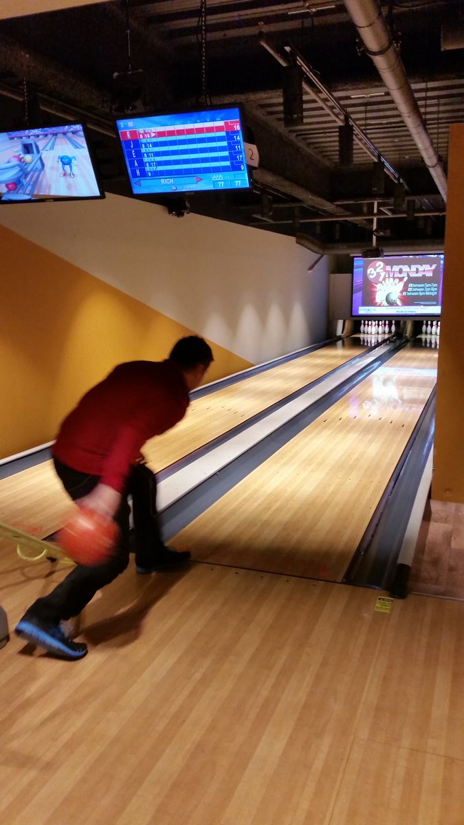 Caerdogion's tweet photo. Diolch i bawb am neithiwr,  torron ni dri lôn bowlio..... Ddim yn ddrwg lol https://t.co/XfpzbJjMf4