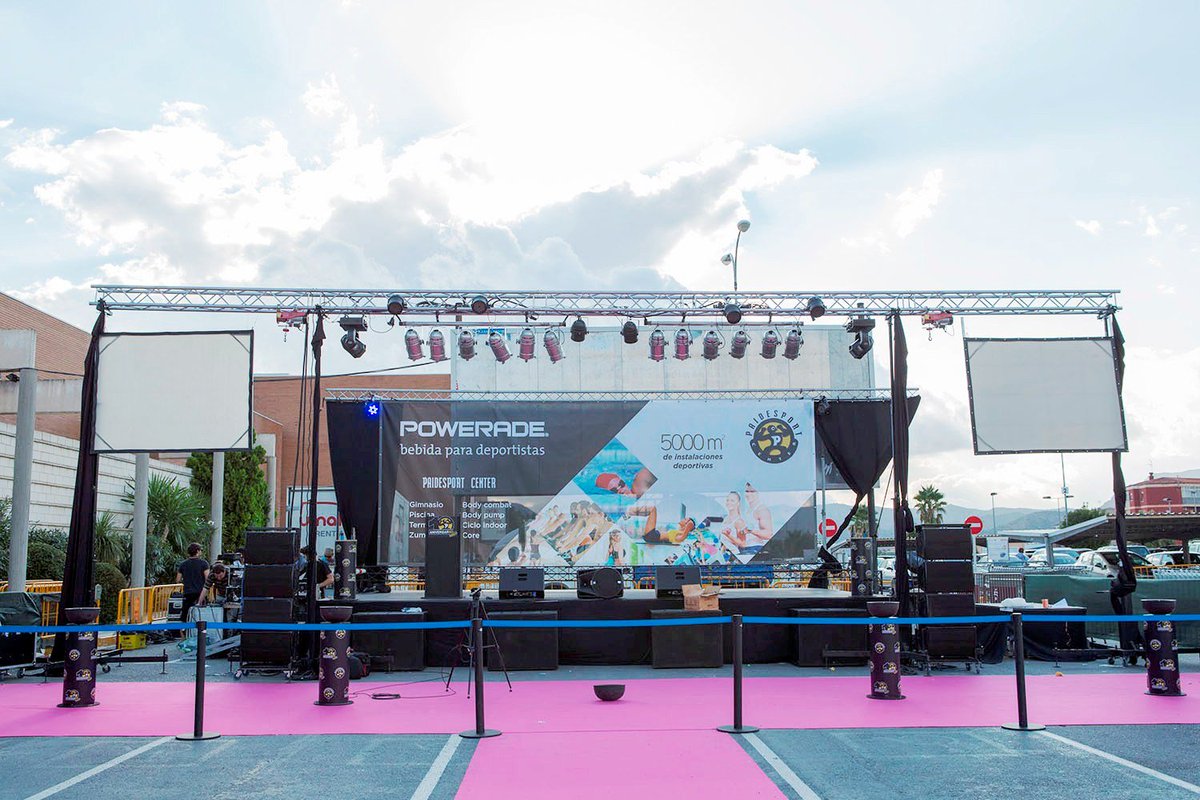 Phonia_new's tweet photo. Fiesta exhibición del Gimnasio PAIDSPORT! Con 4000w de sonido, espectacular iluminación y pantallas de proyeccion https://t.co/7VMlcsqozc