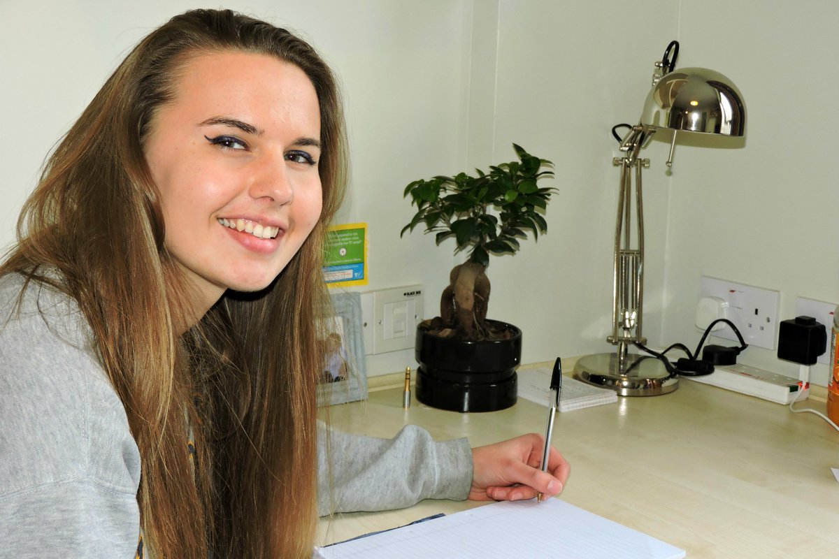 Blogger @HollyMSawyer reveals 5 things she wishes she'd known about personal statements bit.ly/1MxSHc6