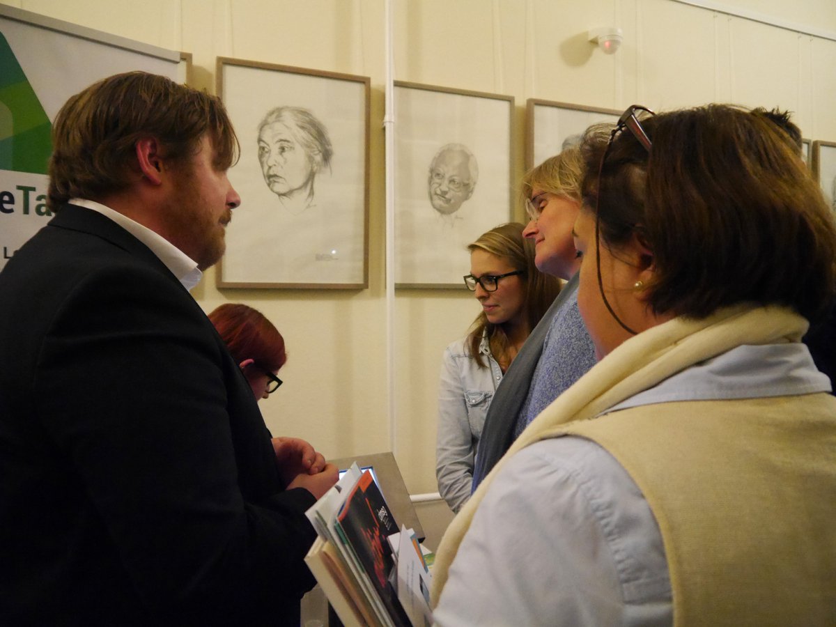 PflegeTab's tweet photo. Danke für so viel Interesse bei der Veranstaltung Gesünder mit Apps &amp; Co.!
@beBerlin https://t.co/EXM1fnaoI9