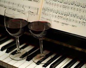 Geniet van schitterende #muziek en heerlijke #wijn tijdens de muzikale wijnbeleving op 22-11 in het theater. #Vorden