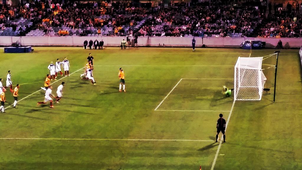 gaps691's tweet photo. #gosocceroos 1-nil https://t.co/u5OagUol86