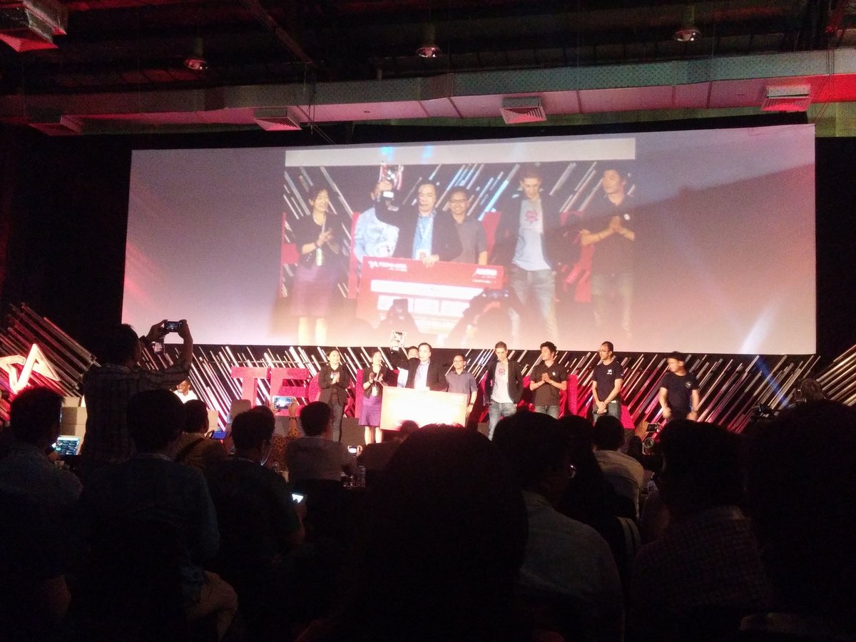 dmervv's tweet image. U-hop! Congratulations! #tiajkt2015