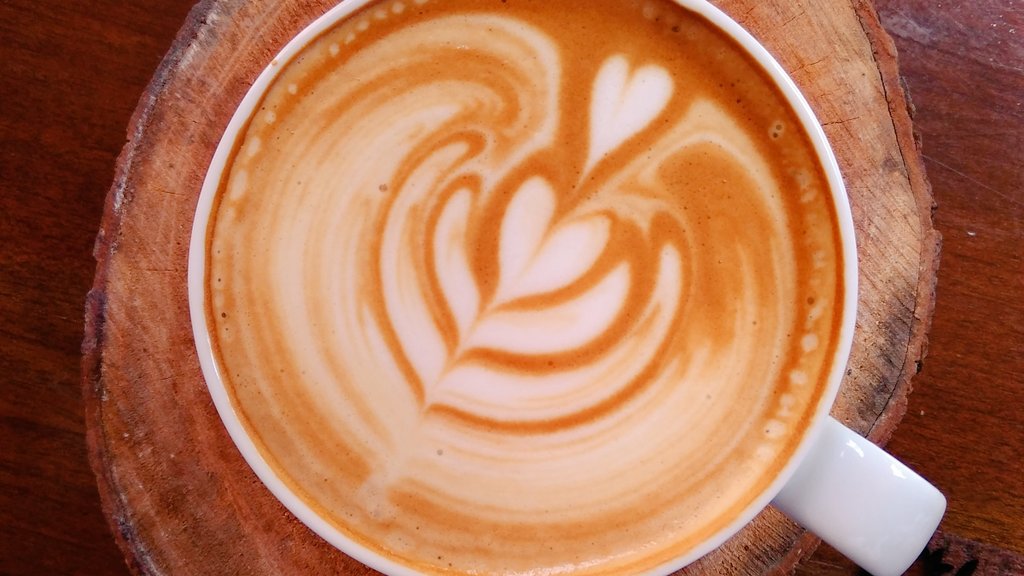 DipdenzaCoffee's tweet photo. Almost through the work week. Time for a quick recharge. :) #coffee https://t.co/JmBYykKl6g