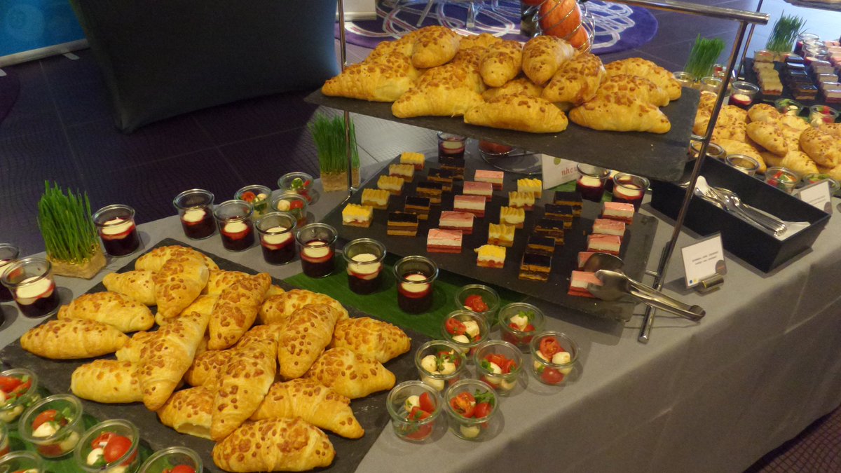 bgfcon's tweet photo. Time for a delicious coffee break! 🍩🍰 https://t.co/ph8axSTibc