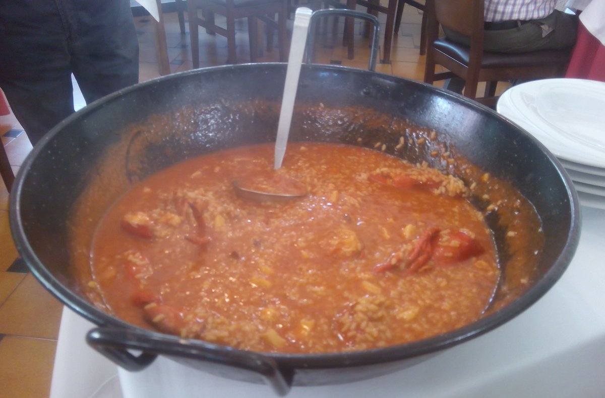 hoy comemos arroz con bogavante !!! qué os parece ¿?¿ <a href="/paellasvaello/">VAELLO LA VALENCIANA</a> #paella #arroz #bogavante #valencia #españa