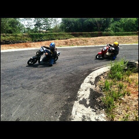 FajarAwaludinAkbar and IlhamHafis in action🏁