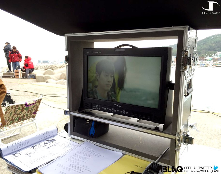 MBLAQ_CAMP's tweet image. [#MBLAQ]  추운 바닷 바람을 맞으며 열일 중인 양리더님! 첫 영화 많이 기대 해 주실꺼죠? #엠블랙 #승호 #로큰롤할배