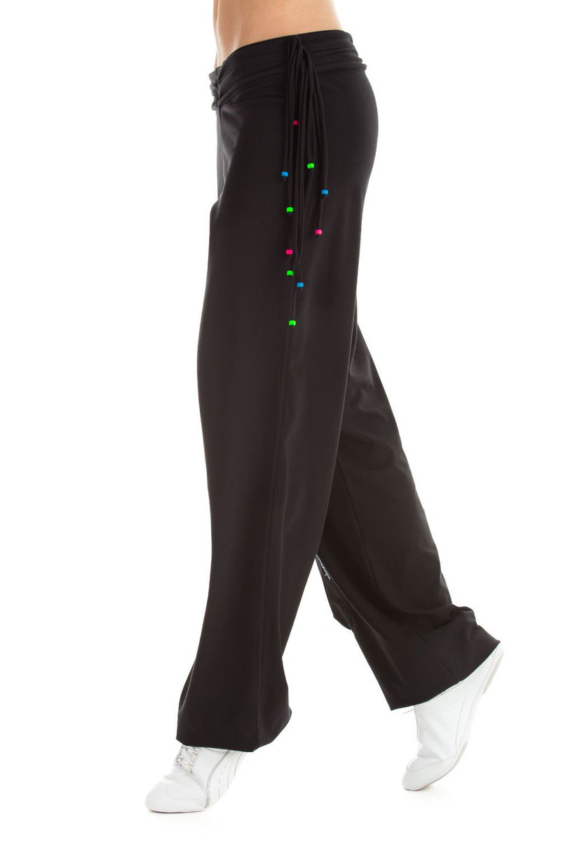 Nu in de SALE Trainingsbroek WH2…..sportenzij.nl/c-1895354/sale/