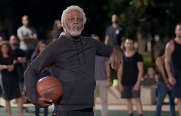 ComplexSports's tweet photo. Kyrie Irving is back as Uncle Drew and he still gets buckets: https://t.co/npaViWm30Z https://t.co/kWhnUgtBNS