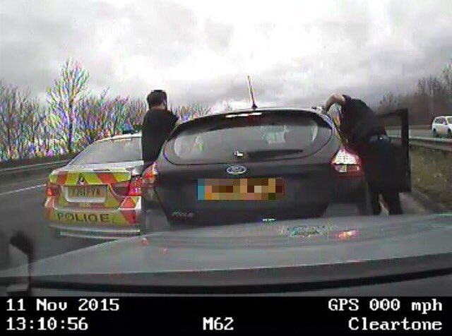 NYPRoadCrime's tweet photo. Top result y'day with 2 cross-border burglars arrested, suspected of having just done a burglary. #redhanded #ophawk https://t.co/4bEKueoSSX