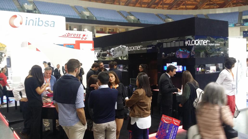 EMarti_KLOCKNER's tweet image. Ya llegamos! #omd2015 #klocknerimplantsystem