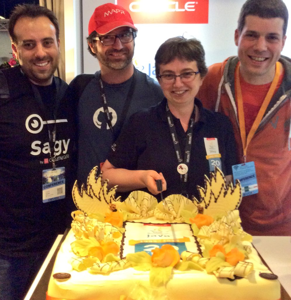 gdigugli's tweet image. happy 20 years of java @tgrall @youen_chene @ypoirier #Devoxx