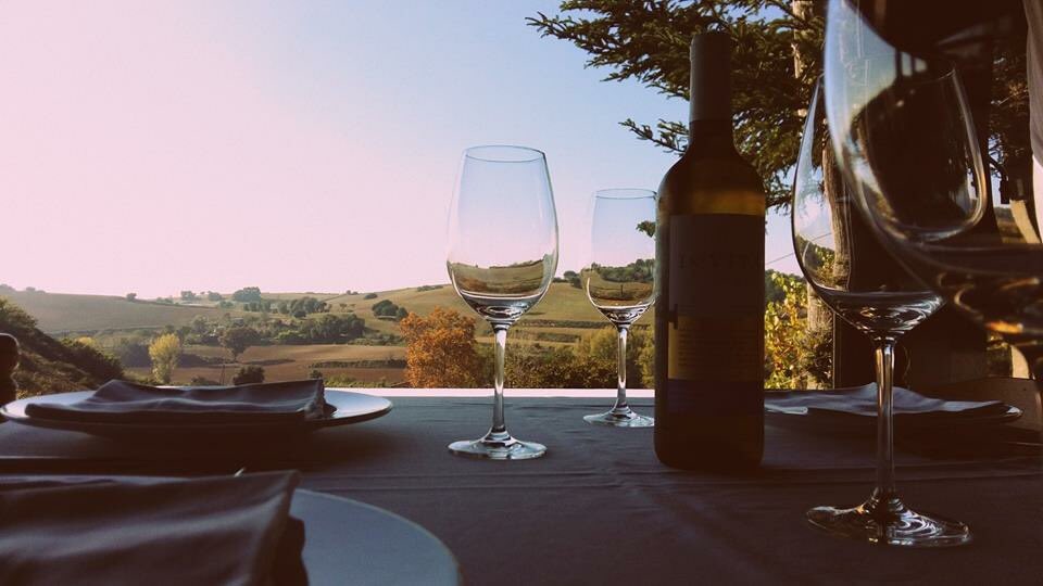 Disfruta de una comida con las espectaculares vistas de nuestra terraza. 
//