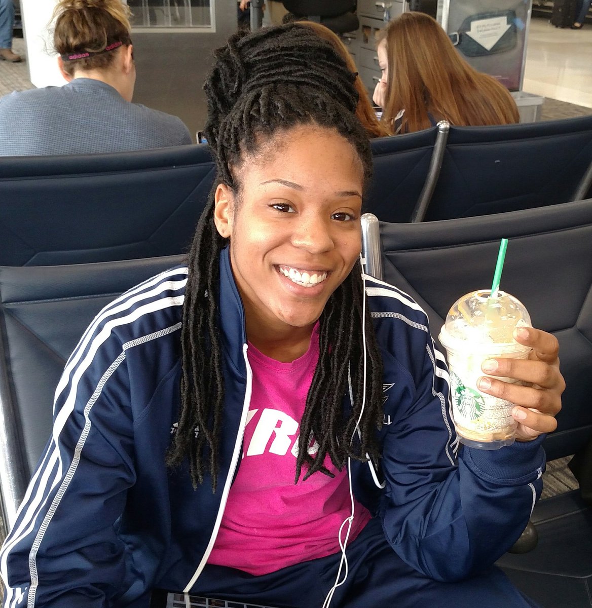 BillMorganTalks's tweet photo. Say hi 2 @Canita_Bee. Like most of @ZipsWBB, got @Starbucks n @PortColumbusCMH. Anita gonna have a BIG yr. #ZipsTrip https://t.co/zxS6UEXerx