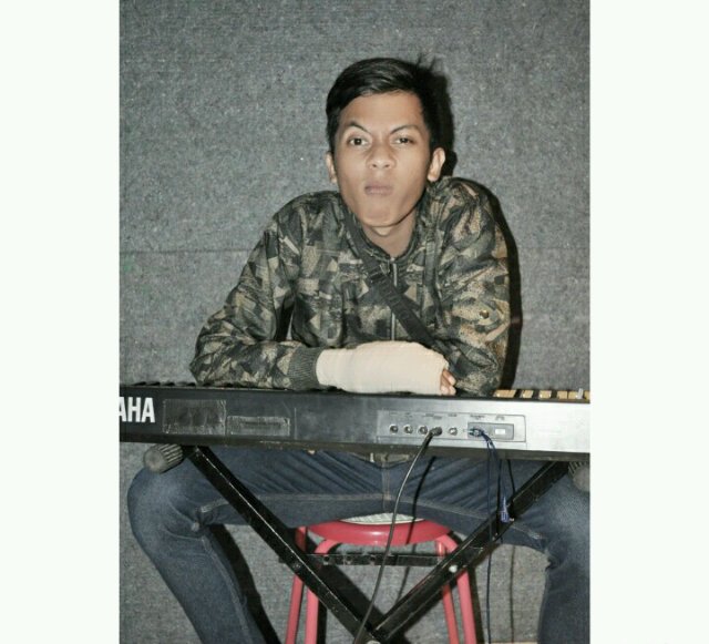 ShintaMegaPutri's tweet photo. Amicusomuchganteng♥:( https://t.co/RfZu3MphOu
