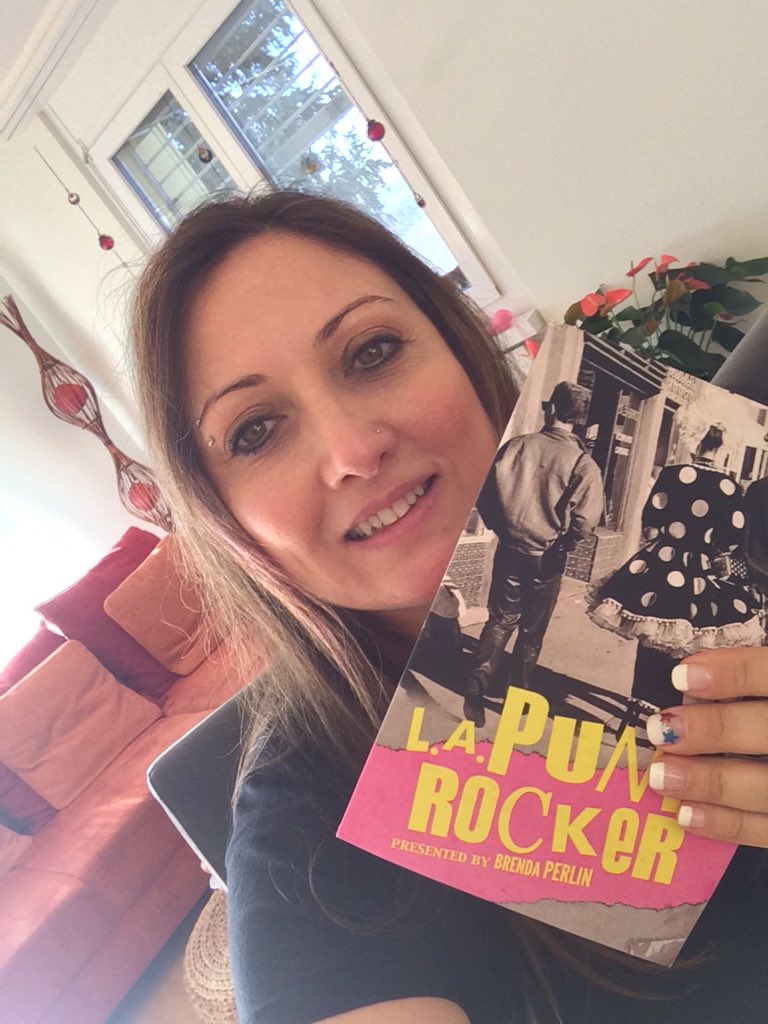 michelledfm's tweet photo. @BrooklynandBo Got my book #LAPunkRocker #stoked #Zurich https://t.co/gizmjNRb8W