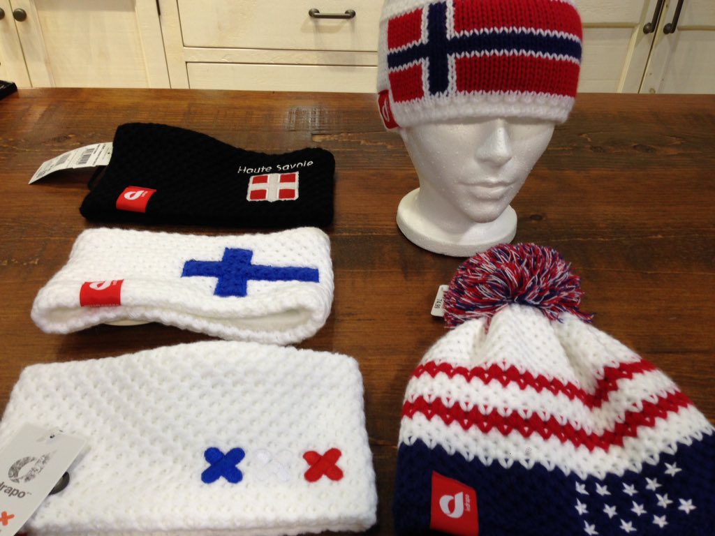 ChampouxSkiVelo's tweet photo. Tuques françaises @ledrapo. #skiing #tremblant #steaagathe #laurentides https://t.co/aYPnZtZ4Io