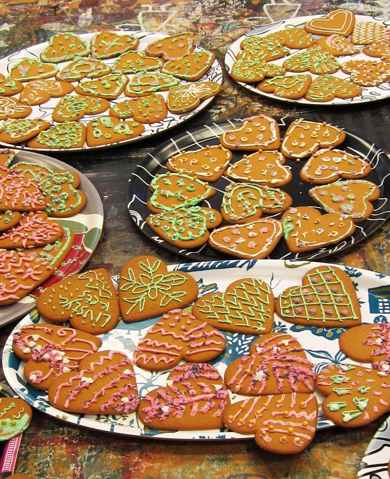 Livstycket's tweet photo. På Livstycket pågår förberedelserna inför julmarknaden som äger rum den 28 november mellan kl. 11-15 i Tensta! https://t.co/iYAvsgOjtm