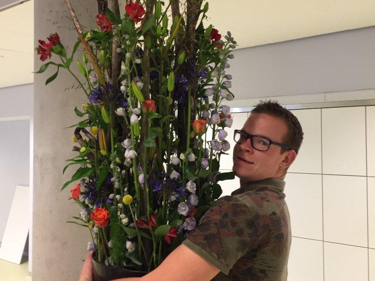 PrinsentuinMBO's tweet photo. Bloemen mogen verzorgen voor #DvdM15 @KellebeekColleg! Ziet er prachtig uit #bloemstylisten ! https://t.co/BqDIm1xYJV