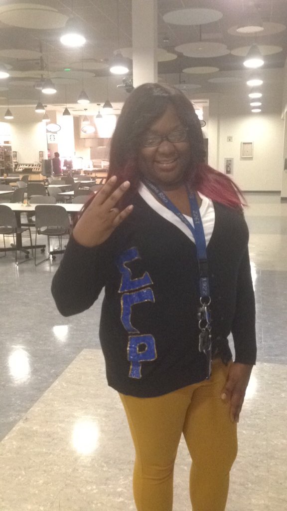 Thicknfluffy's tweet image. #93yearsofService 💙🐩💛