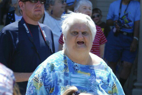 JunkinSaha's tweet image. Valtaosa jengistä tällä hetkellä, kun @SunTzuDota tykittää vähän #eSports-settiä. #FOSM2015