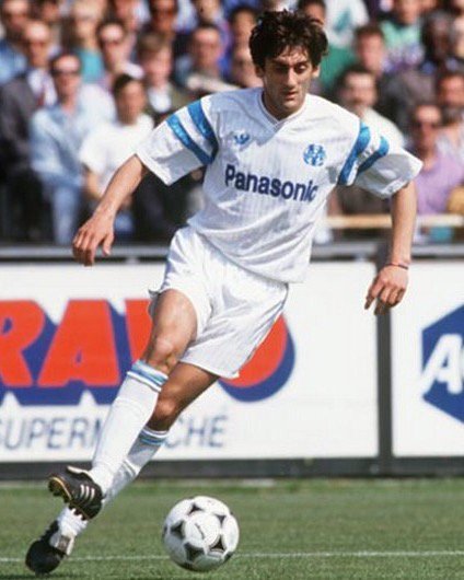 Une saison (1989-90) a suffi pour qu\il entre dans la légende de l\ Happy birthday Enzo ! La classe 