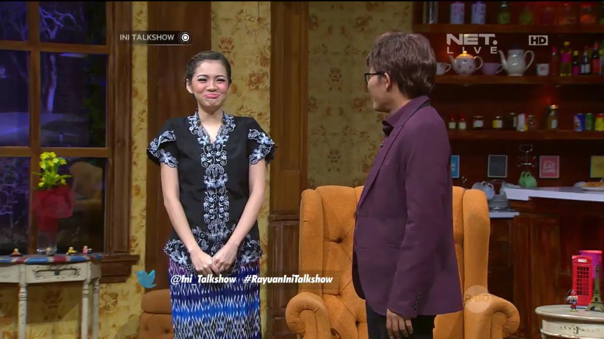 Duosolpet's tweet photo. Aku dapat arisaaaaaannn hahahaaaa gemesss 😁😂😍 @mayaseptha @Ini_Talkshow @newsuleprikitiw  #RayuanIniTalkshow https://t.co/fZNAxR0ZHv
