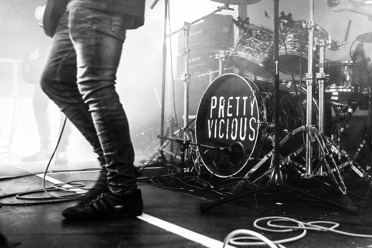 giveitsomewelly's tweet photo. /@prettyviciousuk /w @Fronteersband + @Wayward_Suns at [w]elly on 28th Nov #hull 

Tix - https://t.co/v7SaW8a2g1 https://t.co/a8GWvcyWVF
