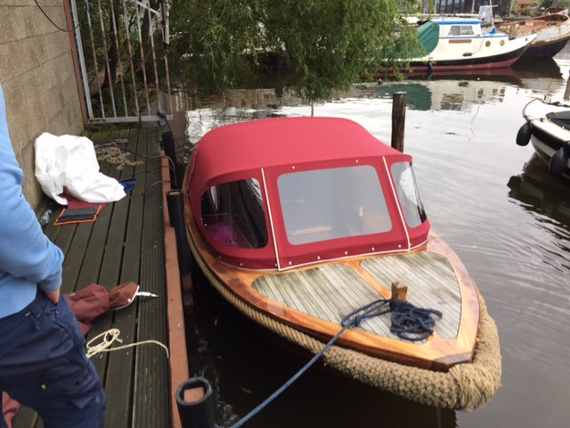 Twee buiskappen afgeleverd bij <a href="/DZeilmakerij/">Dekker Zeilmakerij</a> #Zaandam <a href="/VyvaFabrics/">Vyva Fabrics</a>