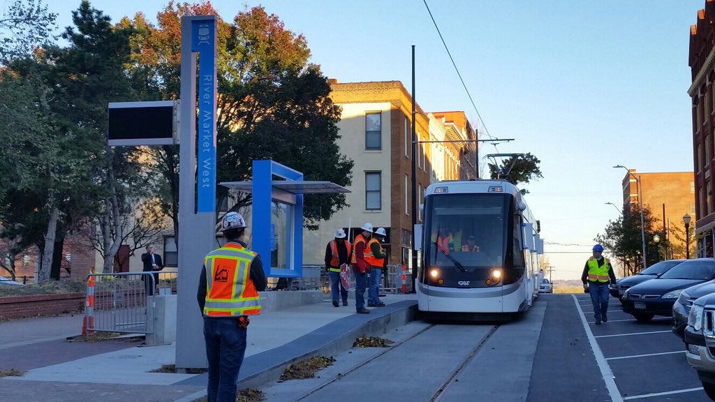 KC Streetcar 🚊💙 tweet media