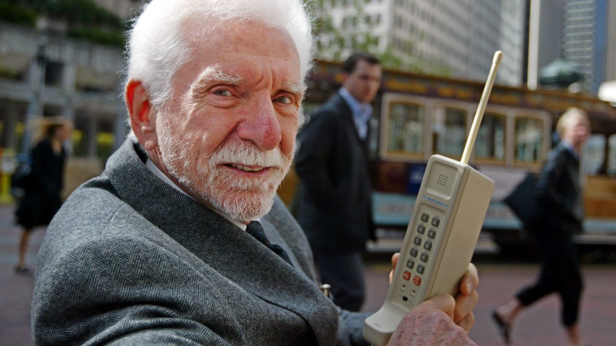 appsvertiser's tweet photo. Did you know that :The first mobile phone call was made on April 3, 1973, by Motorola's Martin Cooper? https://t.co/GHoyUd7Fg0